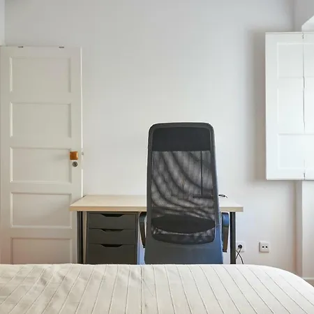 Haven - By The Metro With Ac Lissabon